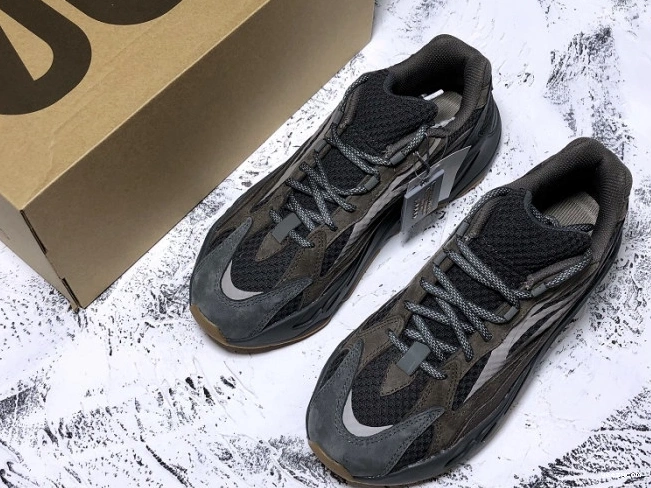 EG6860 Adidas 700 Geode v2 Yeezy Boost 1207